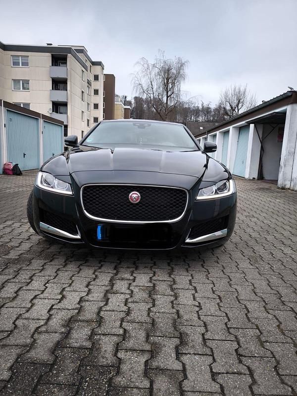 Schwarz Gebraucht 2019 Jaguar XF Limousine | 24.999 € (Etwas zu teuer) - Bild 1/4