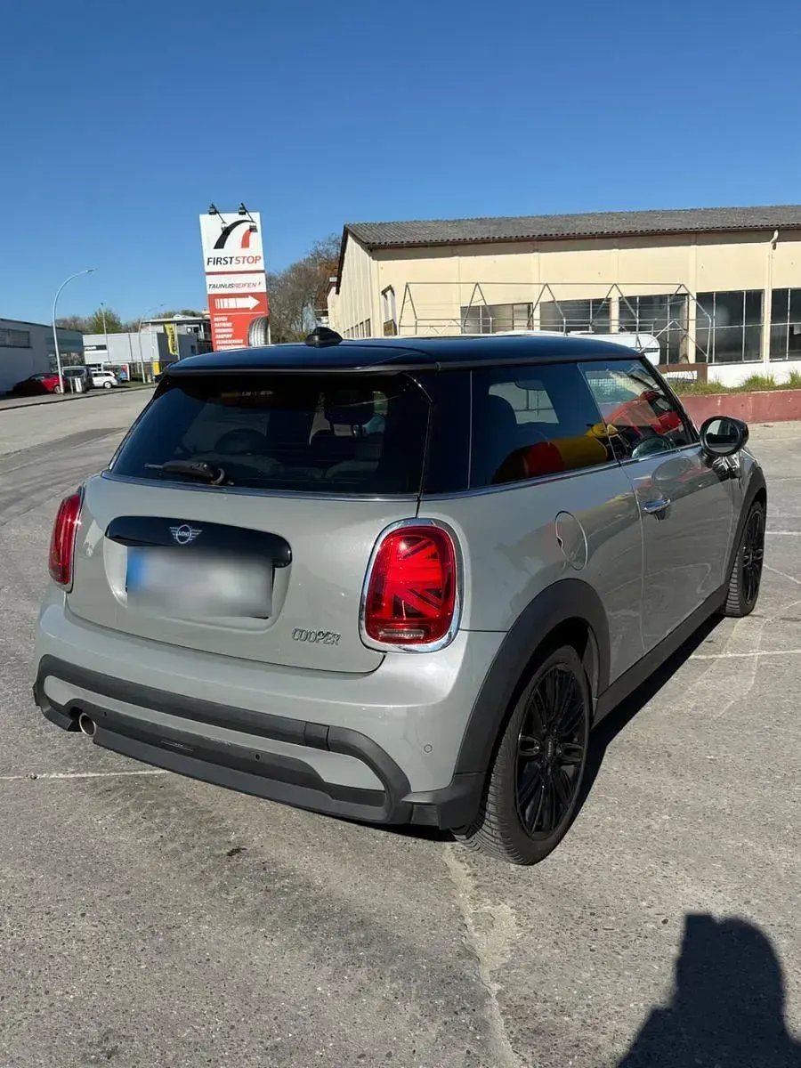 Używany Mini Cooper 136 KM (100 kW) 2021 Szary Hatchback