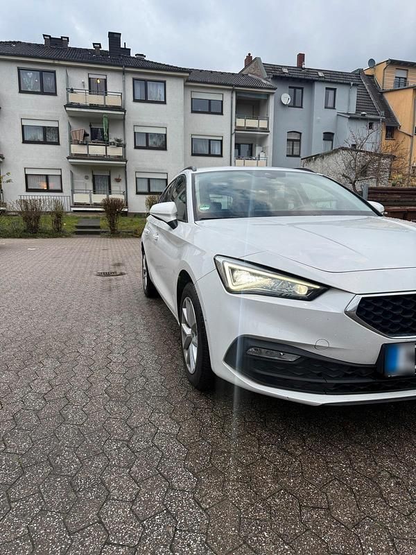Gebraucht Seat Leon 150 PS (110 kW) 2022 Weiß Kombi