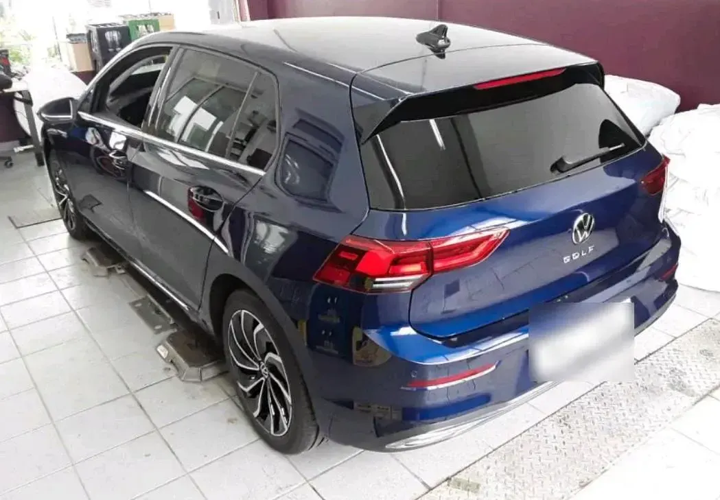 Gebraucht VW Golf VIII 150 PS (110 kW) 2020 Blau Kleinwagen
