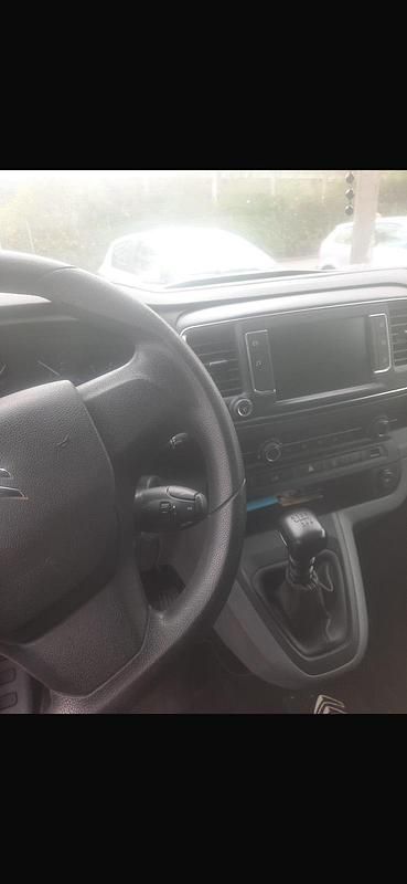 Second-hand Citroën Jumpy 115 CP (84 kW) 2019 Alb Monovolum