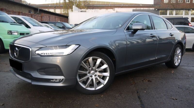 Gebraucht Volvo S90 Momentum 190 PS (139 kW) 2018 Osmium grey Limousine