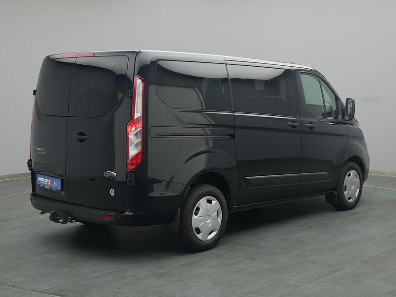 Obsidianschwarz Gebraucht 2022 Ford Transit Custom Kombi | 33.588 € (Teuer) - Bild 1/2