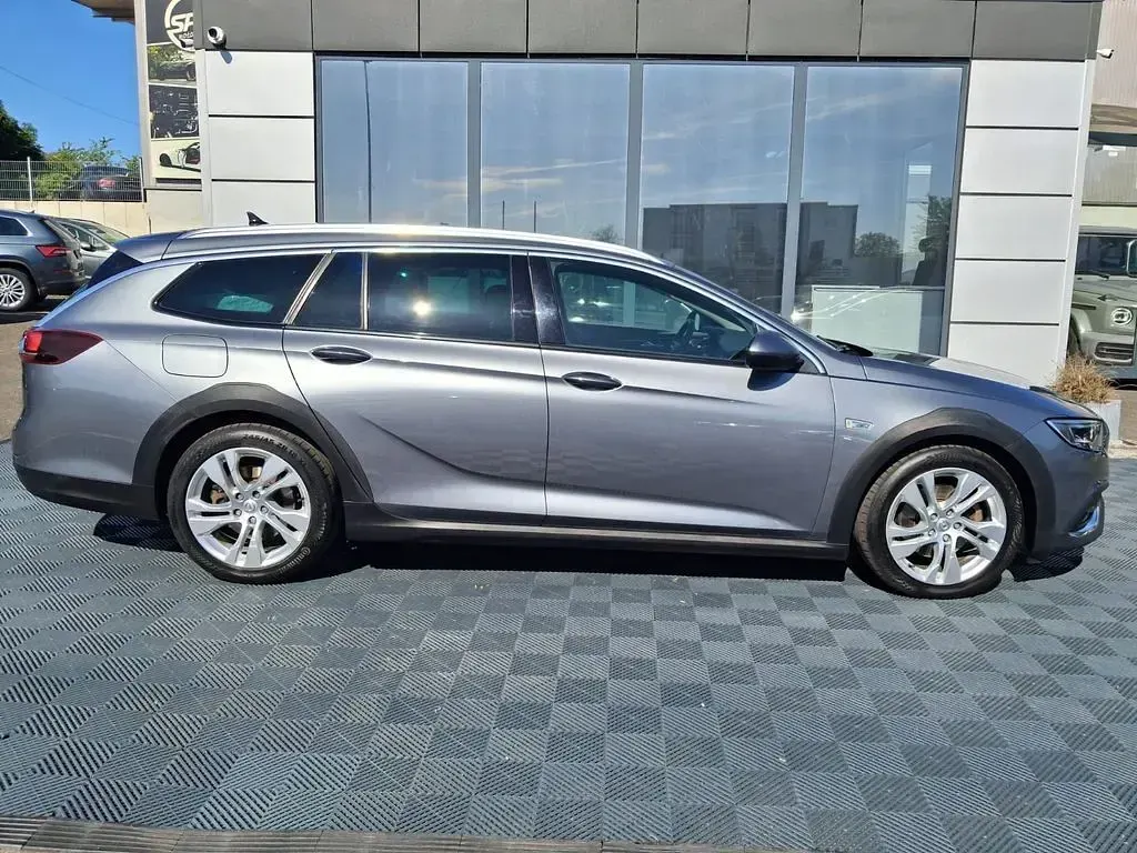 Gebraucht Opel Insignia Country Tourer Basis 209 PS (153 kW) 2019 Grau Kombi