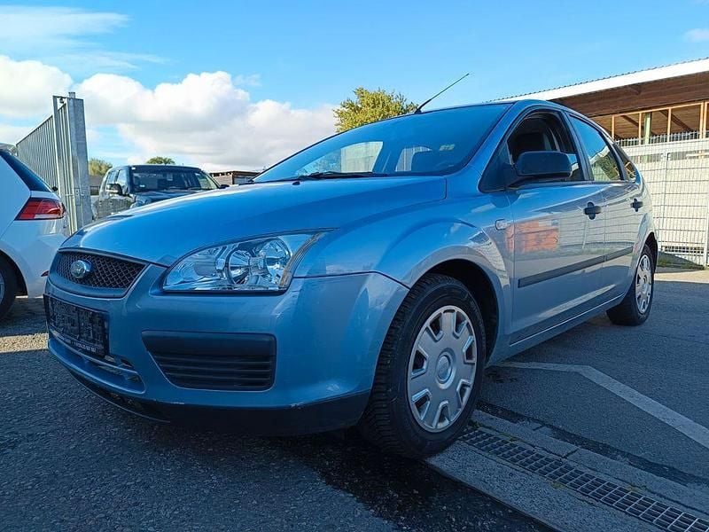 Tonic Gebraucht 2005 Ford Focus Trend Limousine | 999 € (Guter Preis) - Bild 1/4