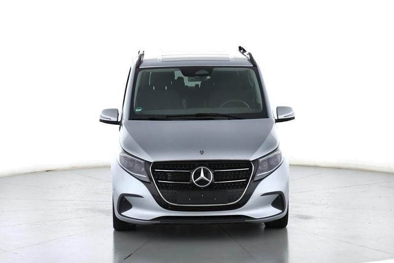 Gebraucht Mercedes V250 Style 190 PS (139 kW) 2024 Hightechsilber metallic Van / Kleinbus