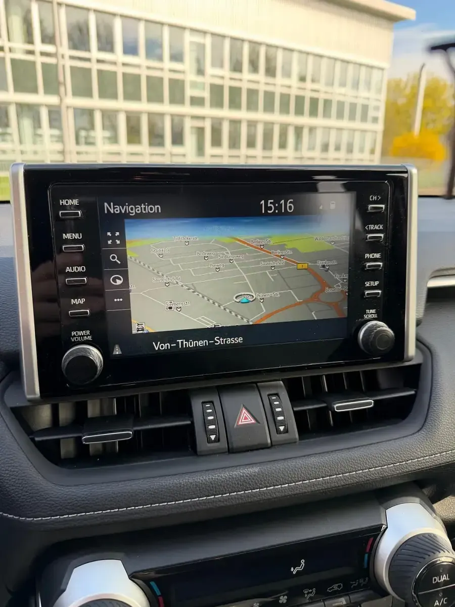 Gebraucht Toyota RAV4 Hybrid 218 PS (160 kW) 2021 Weiß SUV