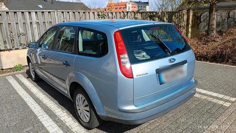 Gebraucht Ford Focus 100 PS (73 kW) 2005 Blau Kombi