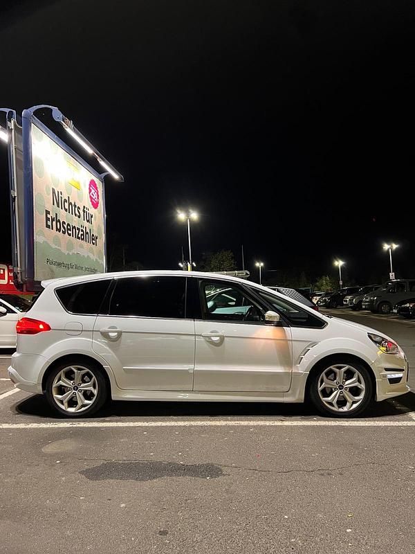 Gebraucht Ford S-MAX S 163 PS (119 kW) 2015 Weiß Van / Kleinbus