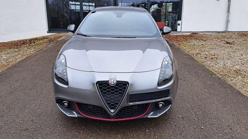 Grau Gebraucht 2019 Alfa Romeo Giulietta Super Limousine | 14.990 € (Fairer Preis) - Bild 1/4