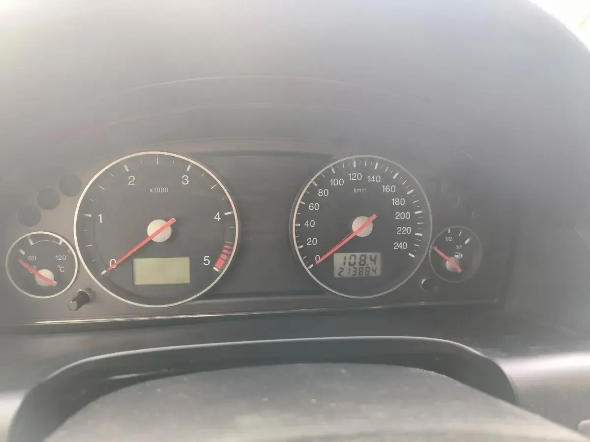 Gebraucht Ford Mondeo Ambiente 131 PS (96 kW) 2005 Silber Limousine