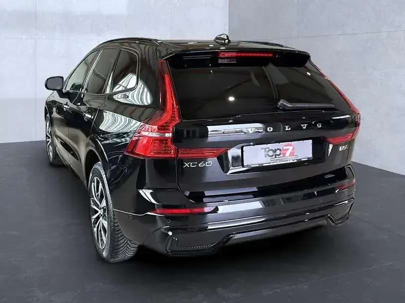 Gebraucht Volvo XC60 Plus 250 PS (183 kW) 2025 Schwarz SUV