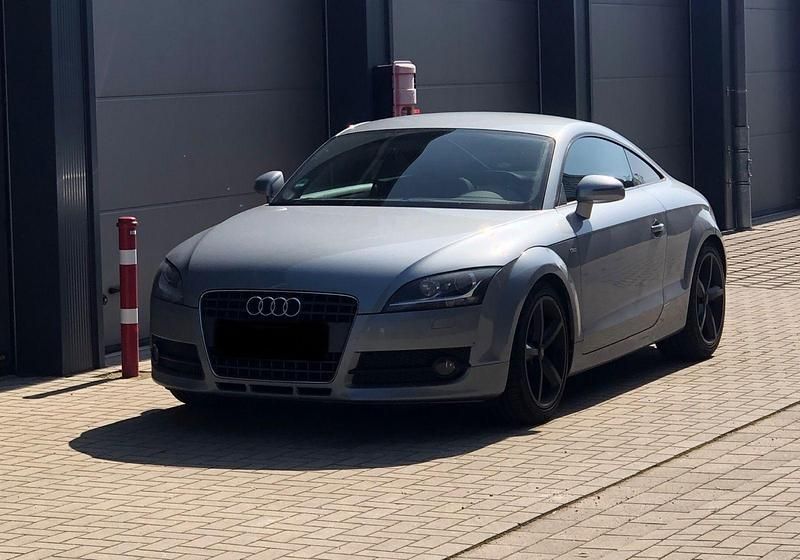 Grau Gebraucht 2010 Audi TT S-Line Coupé | 8.990 € - Bild 1/4