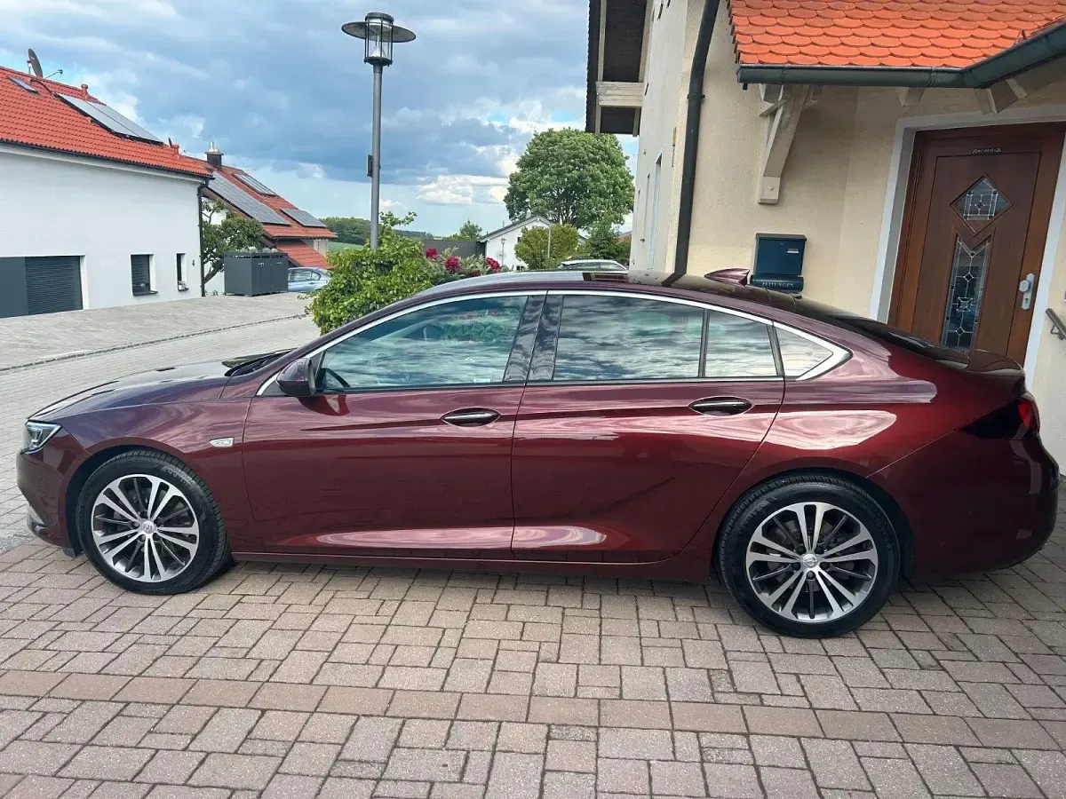 Gebraucht Opel Insignia Innovation 209 PS (153 kW) 2018 Rot Limousine