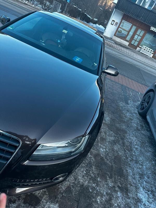 Gebraucht Audi A5 Comfort 160 PS (117 kW) 2011 Braun Limousine