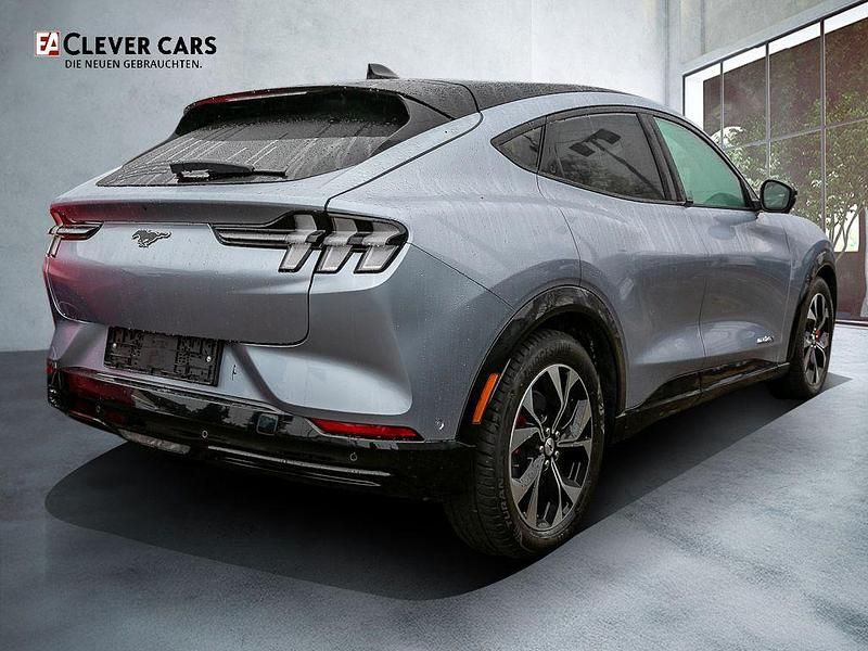 Gebraucht Ford Mustang Mach-E Premium 258 kW (351 PS) 2022 Silber SUV