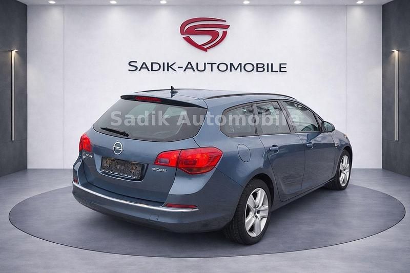 Gebraucht Opel Astra Eco 136 PS (100 kW) 2014 Blau Kombi