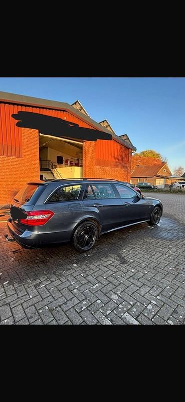 Gebraucht Mercedes E250 204 PS (150 kW) 2009 Grau Kombi