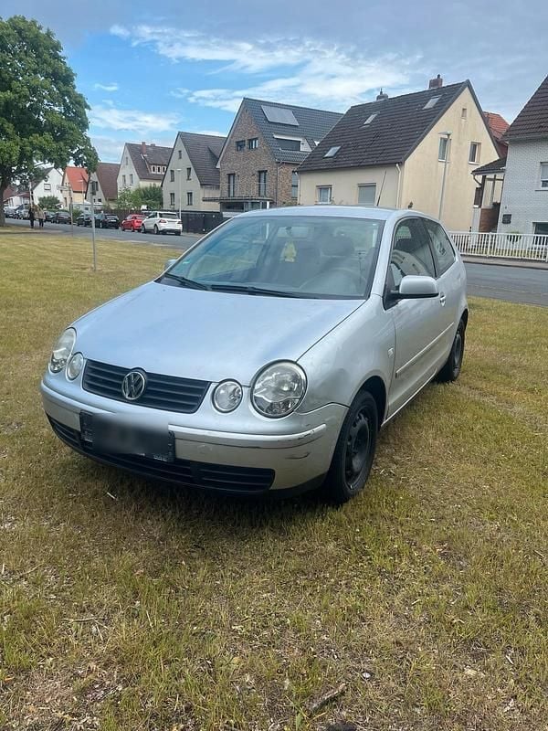 Grau Gebraucht 2002 VW Polo Kleinwagen | 350 € (Superpreis) - Bild 1/4