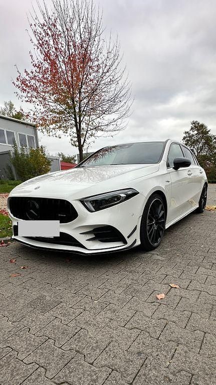 Weiß Gebraucht 2019 Mercedes A35 AMG AMG Limousine | 33.900 € (Etwas zu teuer) - Bild 1/4