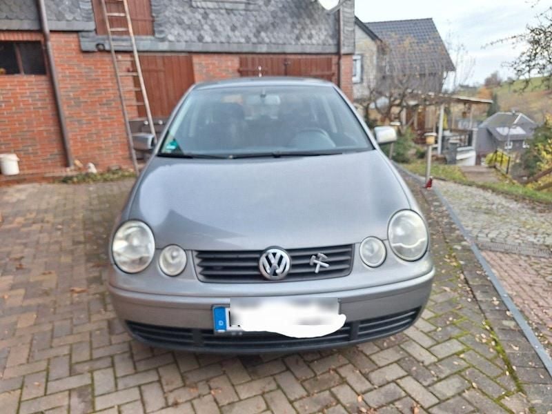 Grau Gebraucht 2004 VW Polo Cricket Kleinwagen | 500 € (Superpreis) - Bild 1/4