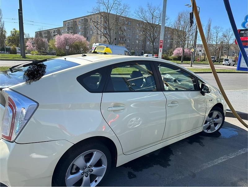 Gebraucht Toyota Prius 123 PS (90 kW) 2012 Andere farben Limousine