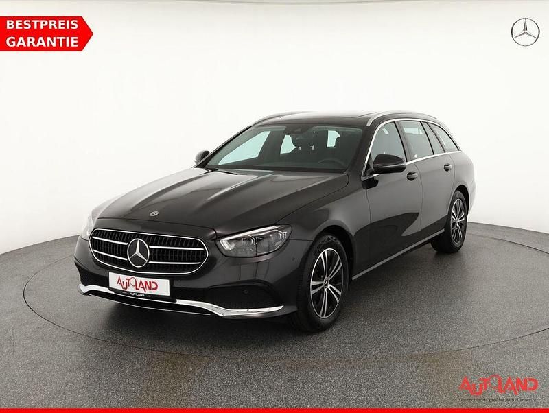 Grau Gebraucht 2020 Mercedes E300 Avantgarde Limousine | 39.990 € (Fairer Preis) - Bild 1/4