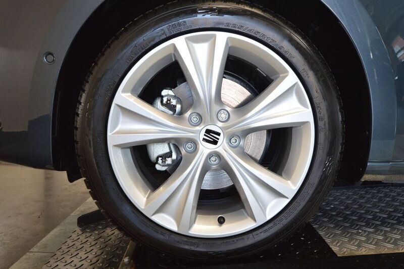 Gebraucht Seat Leon FR 110 PS (80 kW) 2024 Grau Limousine