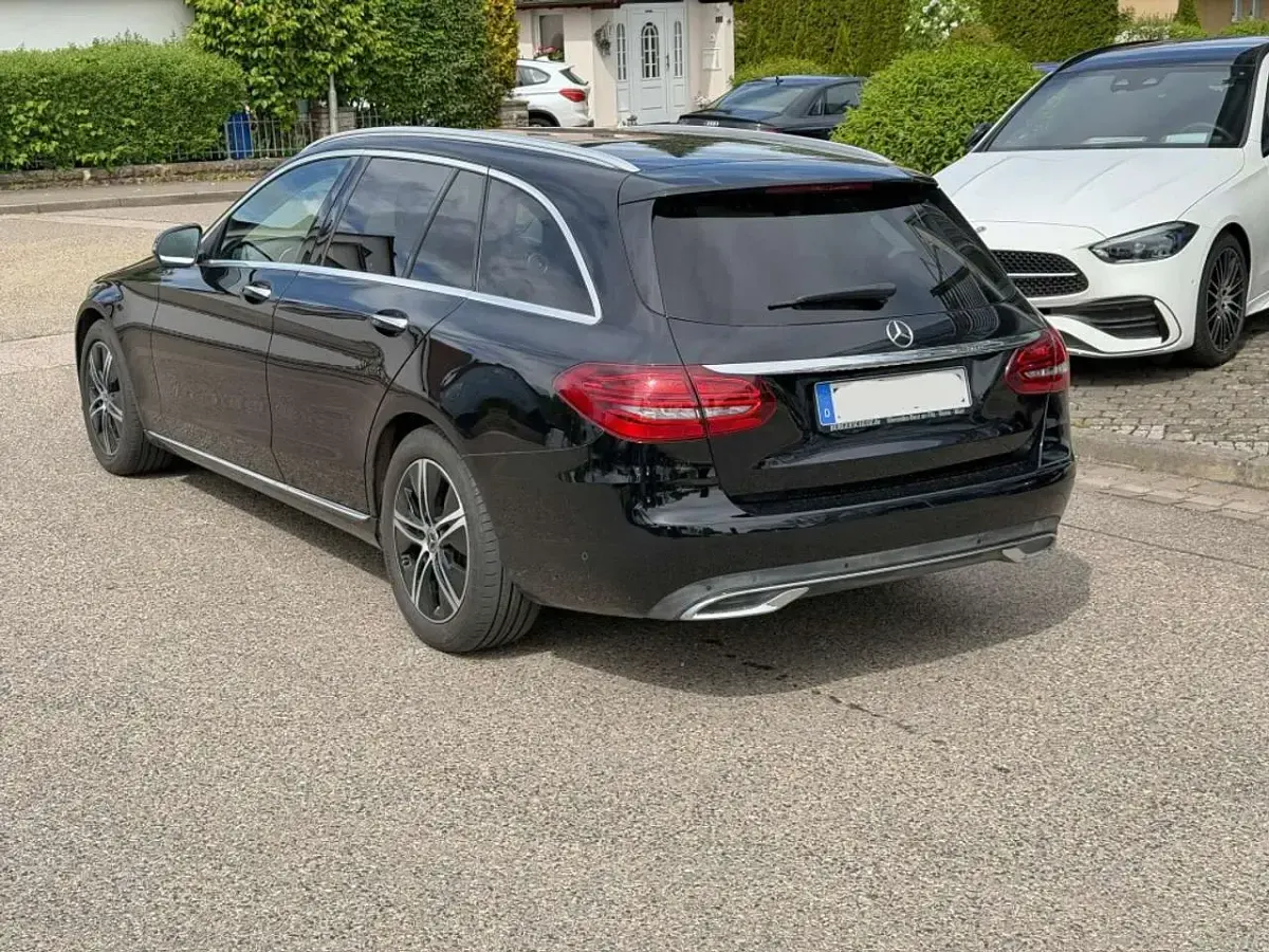 Gebraucht Mercedes C200 Avantgarde 160 PS (117 kW) 2020 Schwarz  unilack Kombi