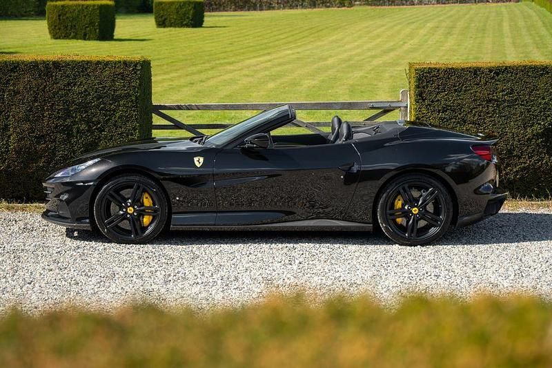 Gebraucht Ferrari Portofino 620 PS (456 kW) 2022 Schwarz Cabrio