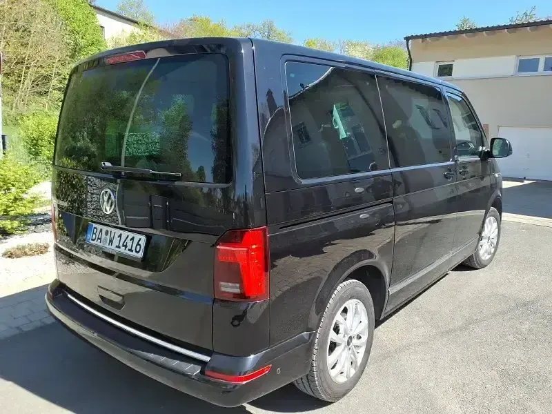 Gebraucht VW Multivan Generation Six 150 PS (110 kW) 2021 Schwarz Van / Kleinbus