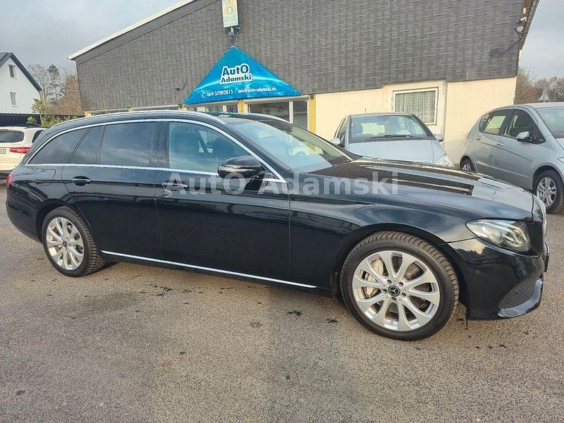 Gebraucht Mercedes E350 Avantgarde 258 PS (189 kW) 2018 Schwarz Limousine