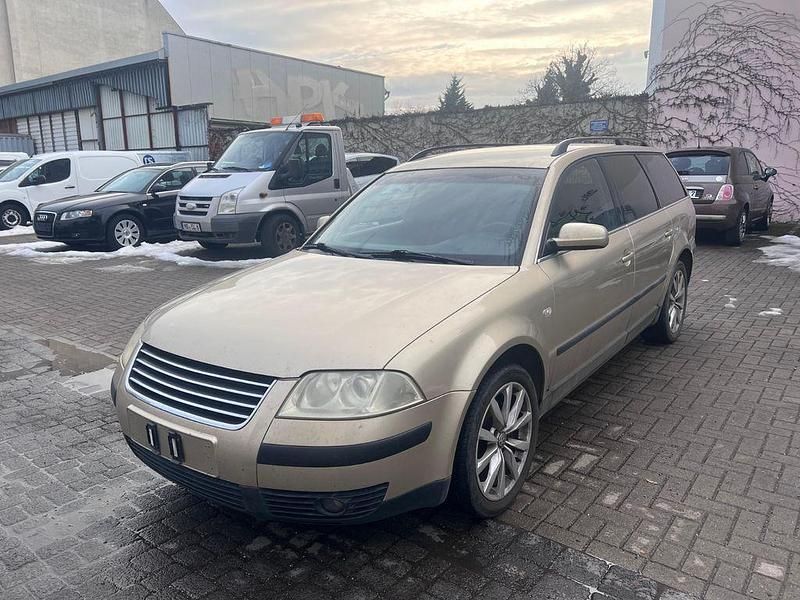 Gebraucht VW Passat 116 PS (85 kW) 2001 Gold Kombi