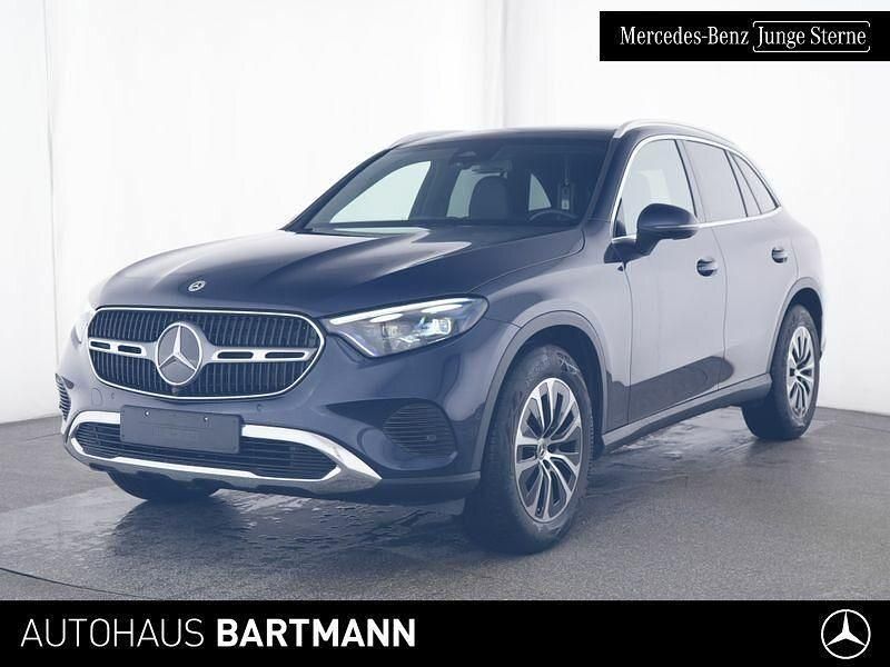 Lack nautikblau Gebraucht 2024 Mercedes GLC220 Avantgarde SUV | 52.100 € (Superpreis) - Bild 1/4