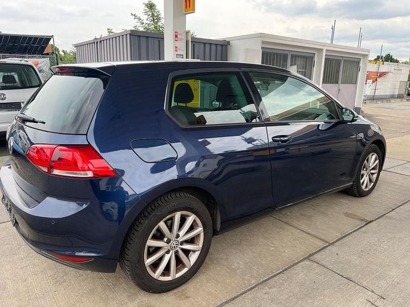 Gebraucht VW Golf VII LOUNGE 150 PS (110 kW) 2015 Blau Limousine