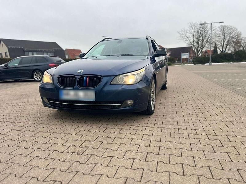 Gebraucht BMW 530 234 PS (172 kW) 2008 Blau Kombi