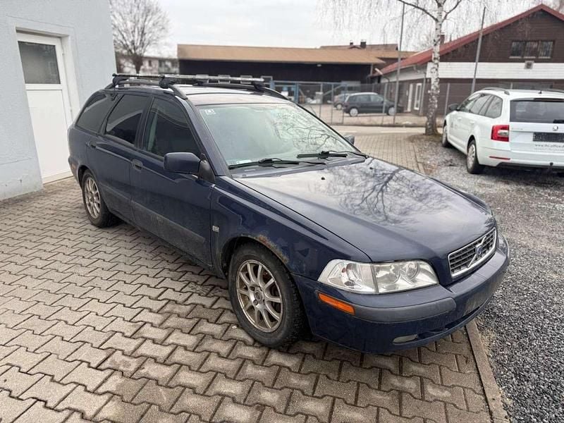 Gebraucht Volvo V40 102 PS (75 kW) 2002 Blau Kombi