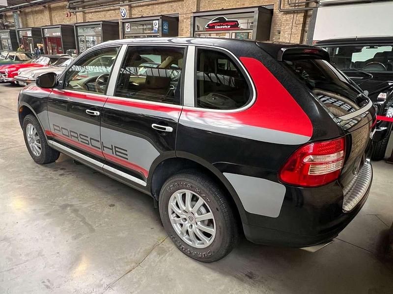 Second-hand Porsche Cayenne 250 CP (183 kW) 2005 Negru SUV