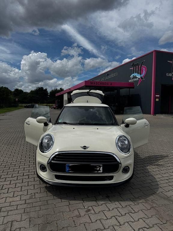 Beige Gebraucht 2020 Mini ONE Kleinwagen | 11.900 € (Guter Preis) - Bild 1/4
