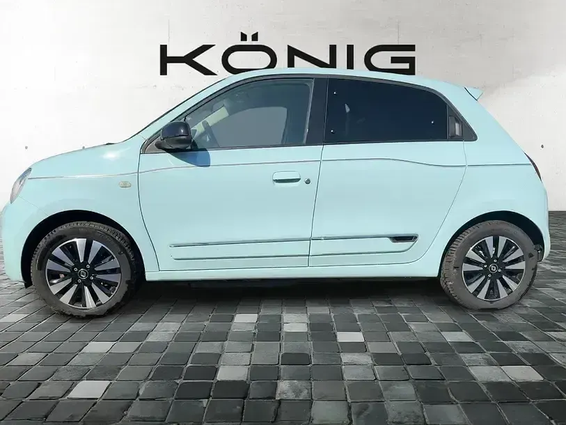 Second-hand Renault Twingo Techno 60 kW (82 CP) 2023 Albastru Hatchback