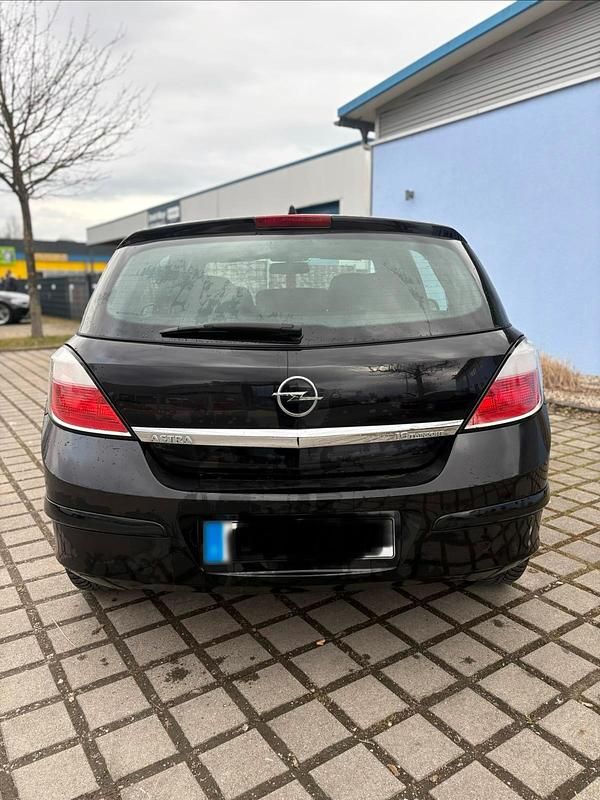 Gebraucht Opel Astra 105 PS (77 kW) 2006 Schwarz Kleinwagen