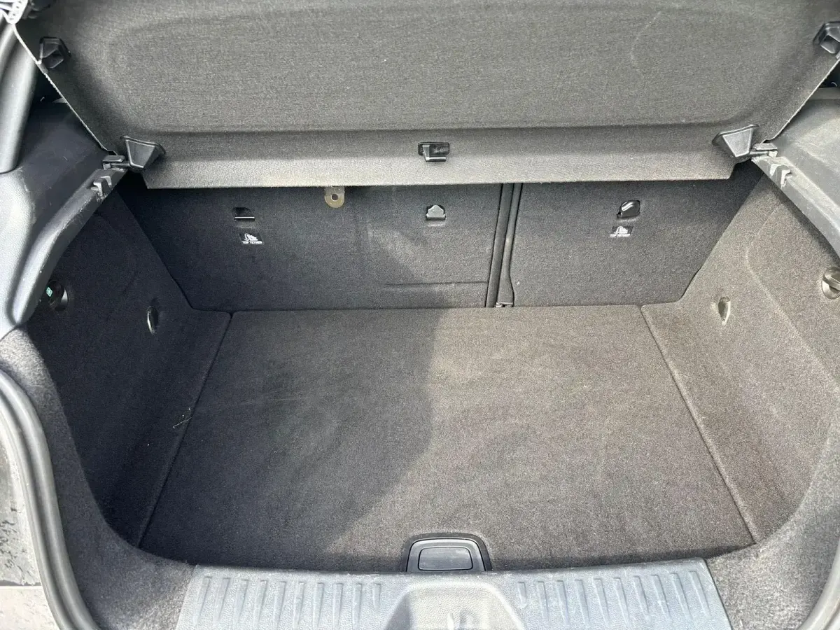Gebraucht Mercedes A180 122 PS (89 kW) 2013 Grau Kleinwagen
