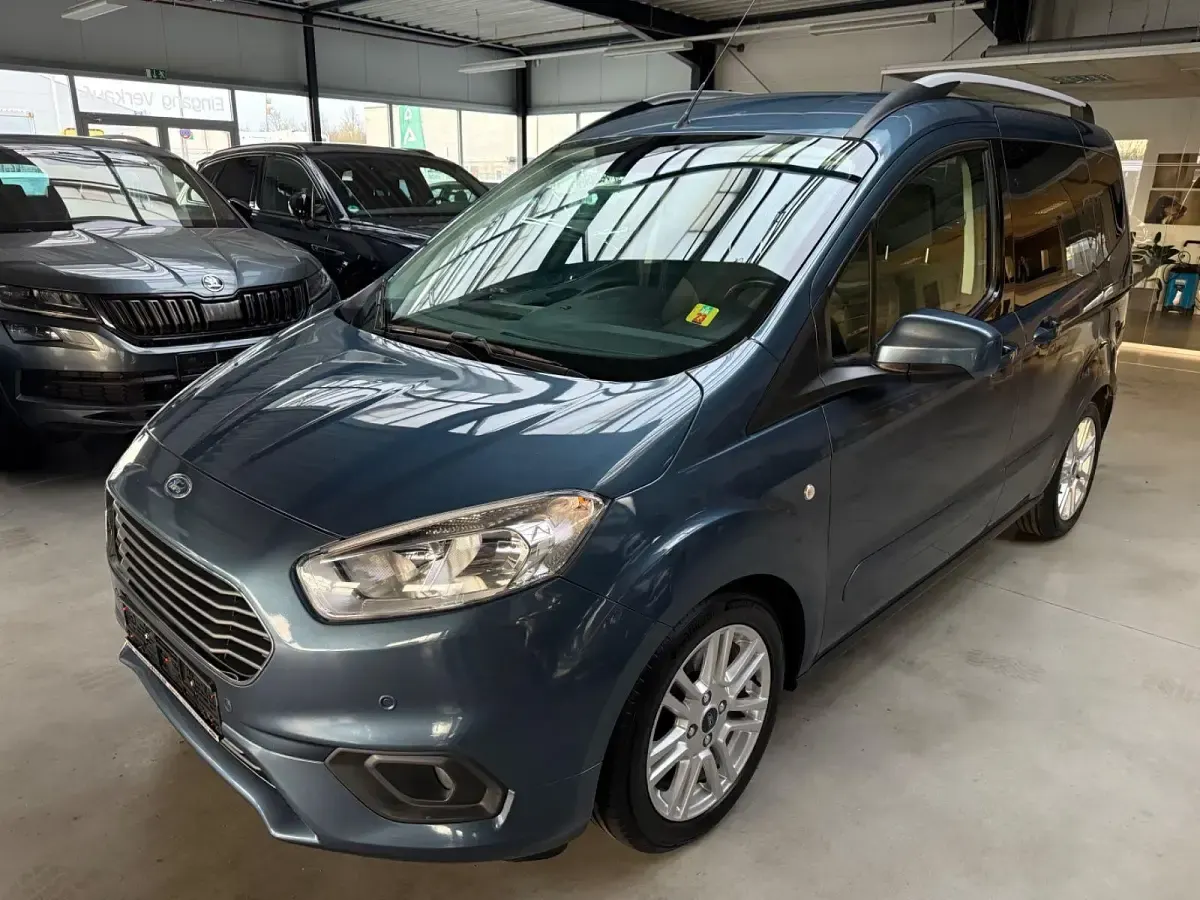 Gebraucht Ford Tourneo Courier Titanium 101 PS (74 kW) 2020 Blau Van / Kleinbus