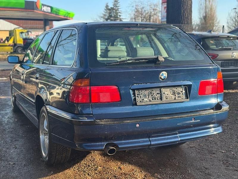 Gebraucht BMW 528 193 PS (141 kW) 1999 Blau Kombi