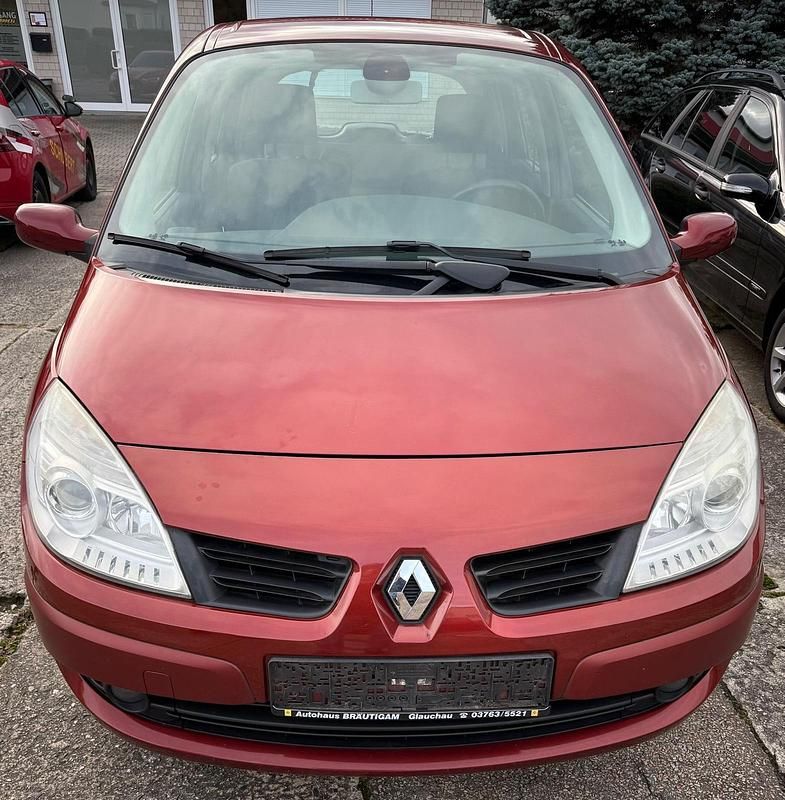 Rot Gebraucht 2009 Renault Scénic III Van / Kleinbus | 1.999 € (Guter Preis) - Bild 1/4