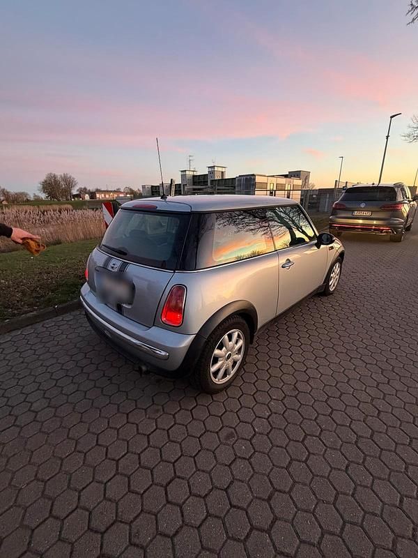 Second-hand Mini ONE 90 CP (66 kW) 2002 Argintiu Hatchback