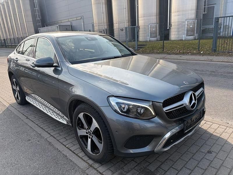 Gebraucht Mercedes GLC350 258 PS (189 kW) 2018 Grau Coupé