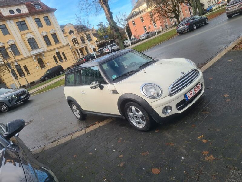 Weiß Gebraucht 2008 Mini Cooper D Clubman Kombi | 4.800 € (Fairer Preis) - Bild 1/4