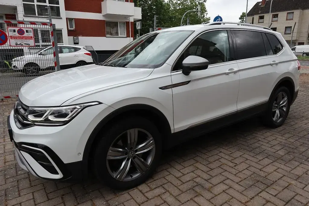 Gebraucht VW Tiguan Allspace Elegance 200 PS (147 kW) 2022 Weiß SUV