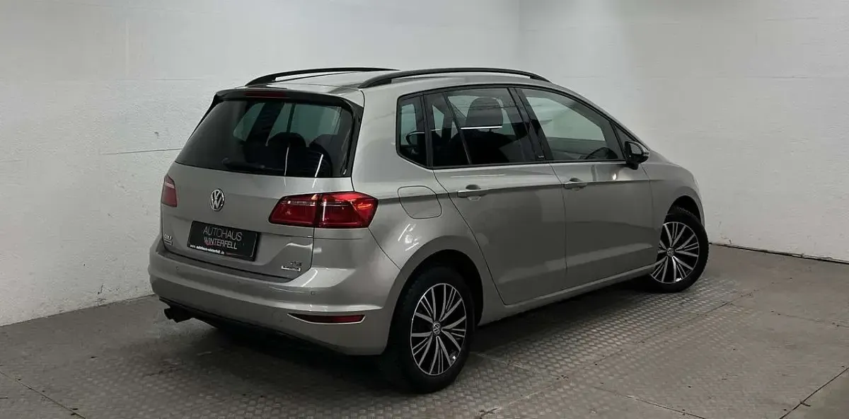 Gebraucht VW Golf Sportsvan Allstar 339 PS (249 kW) 2016 Tungsten silber Van / Kleinbus